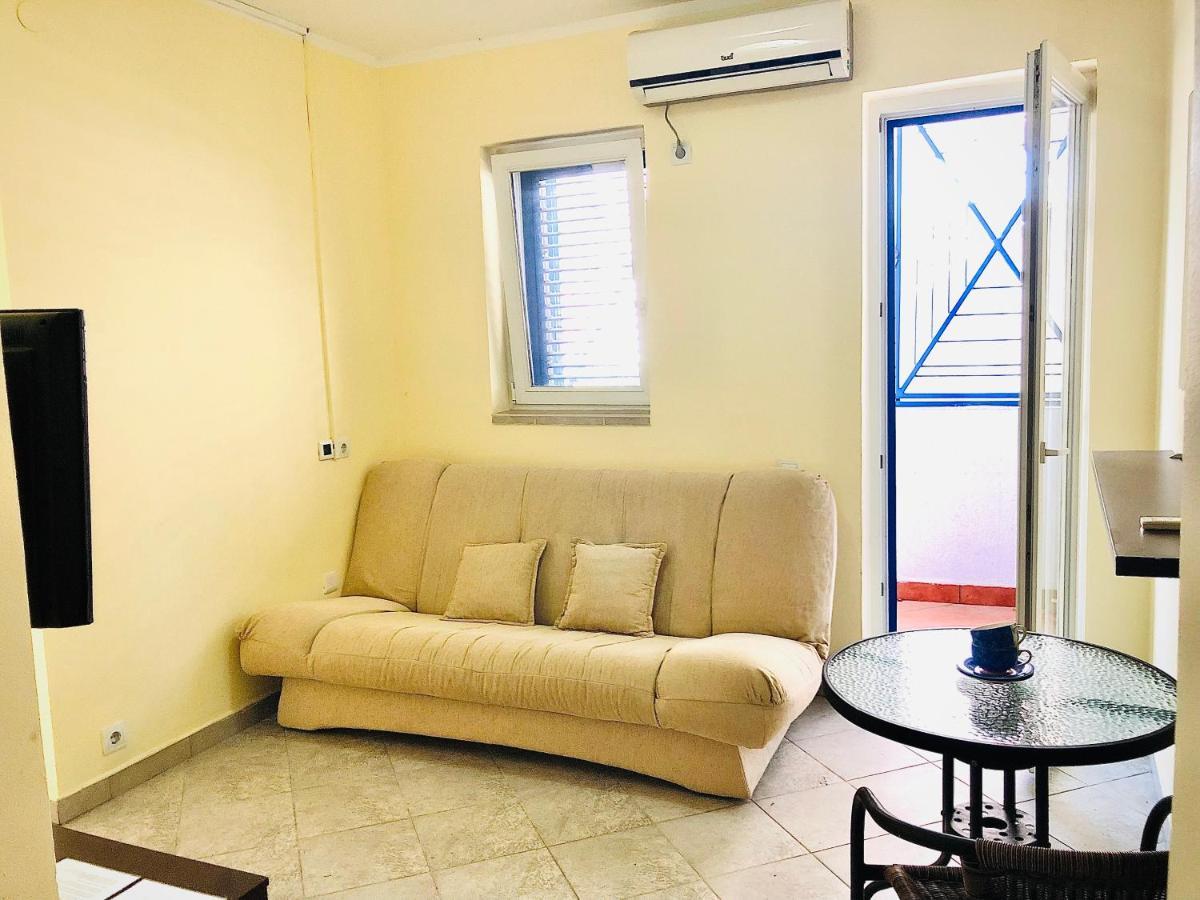 Rafailovici Holiday Apartments * Rafailovici