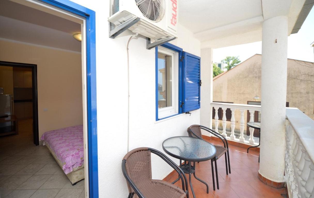 Rafailovici Holiday Apartments דירה